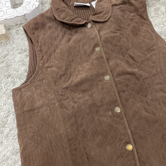 Alfred Dunner Womens Suede/Sweater Vest - Picture 7 of 8